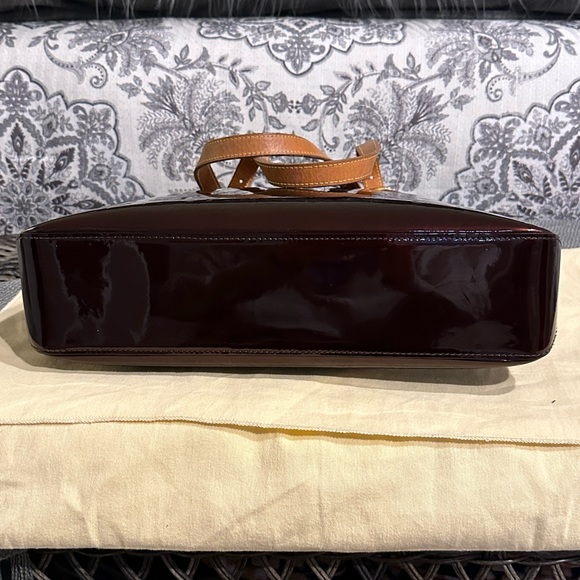 Authentic Louis Vuitton Vernis Tote bag - Picture 5 of 14